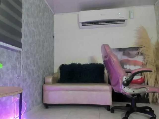 Britthanyy from BongaCams