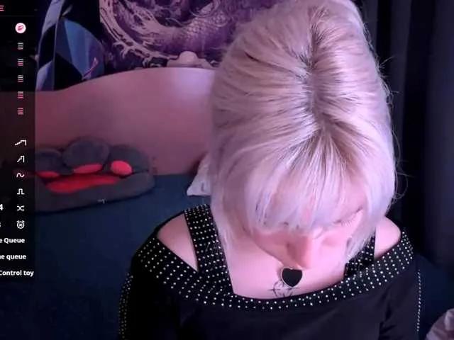 MickiRechel from BongaCams