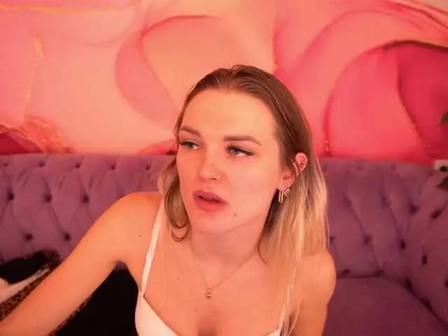 MonroeBliss from BongaCams