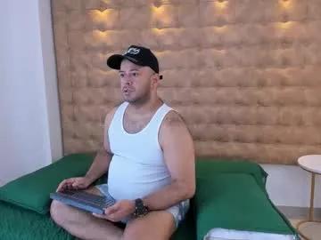 christopher_cruz_ from Chaturbate