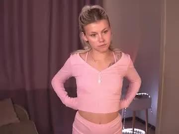 elegant_blonde from Chaturbate