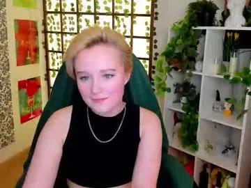 ellie_heavenly from Chaturbate