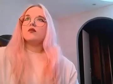 nikitamobbs from Chaturbate