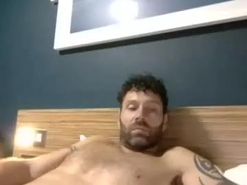 ukguyitsme from Chaturbate